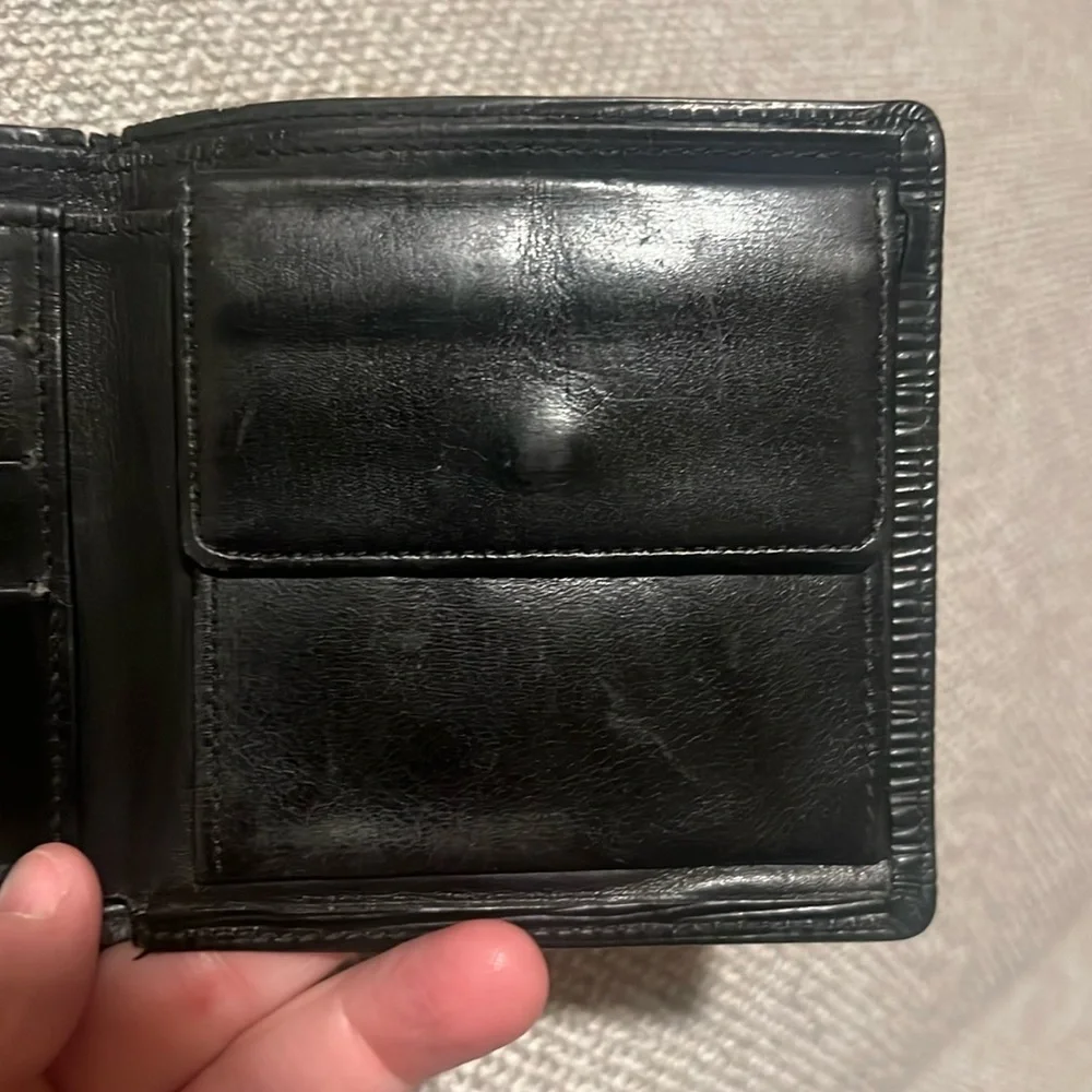 Authentic Vintage Louis Vuitton Epi Bifold Wallet MI1907